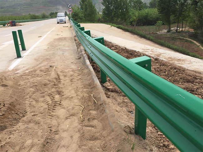 海南藏族波形梁护栏板