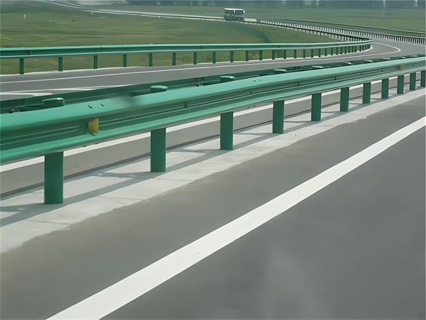 海南藏族波形梁护栏在高速公路的应用